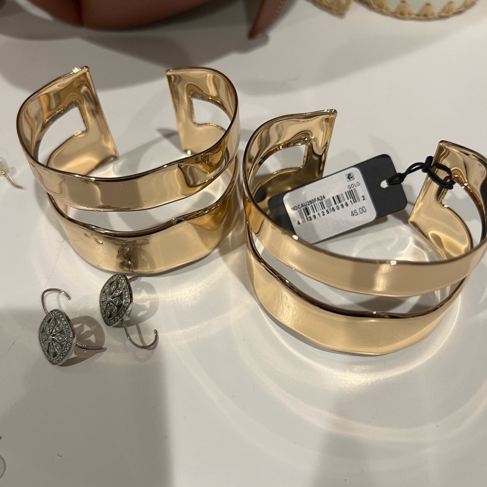 Costume jewelry haul.